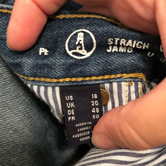 28. Lands End, Dark Wash, Denim, Straight Leg - Picture 11 of 13